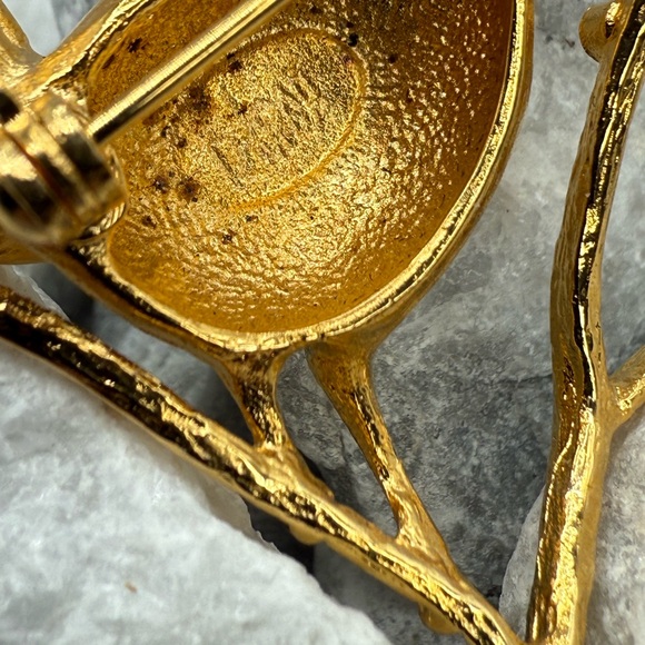 Vintage Joan Rivers Bird on Branch Brooch Gold Tone Ruby Red Rhinestone Berries - Picture 7 of 17